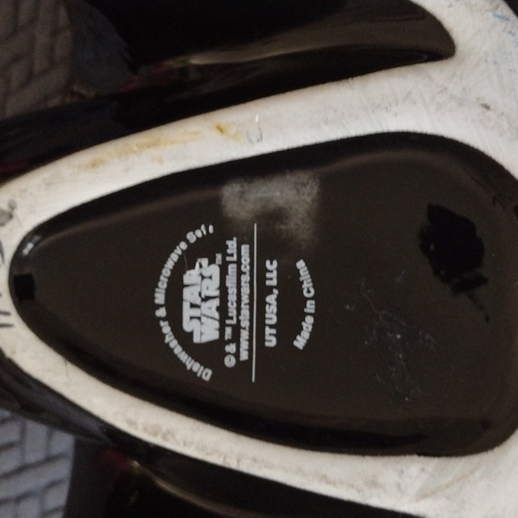 Darth Vader Lidded Coffee Mug - Picture 5 of 6